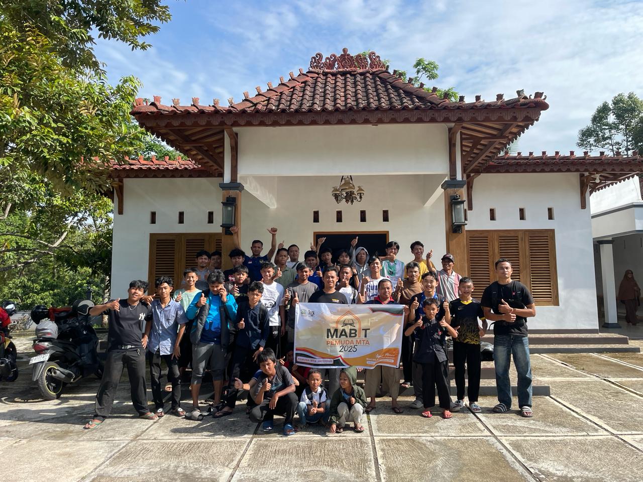 Alihkan Kegiatan Negatif Tahun Baru, Pemuda MTA Jatiyoso Gelar Mabit dan Tadabur Alam di Karanganyar